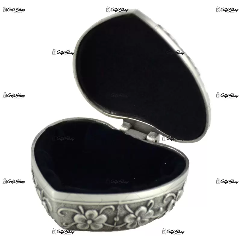 Cutie metalica pentru bijuterii in forma de inima – design antic cu flori,