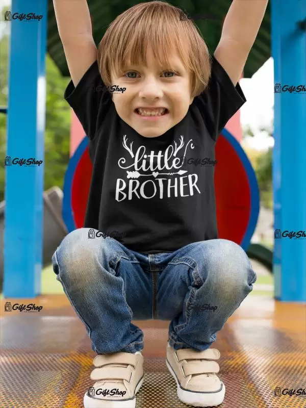 Little brother, tricou cu mesaj