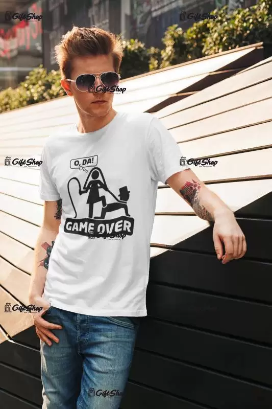 Game over, tricou cu mesaj b.