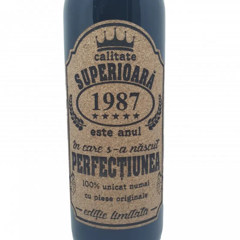 1987 este anul in care s-a nascut perfectiunea, eticheta pluta cu mesaj