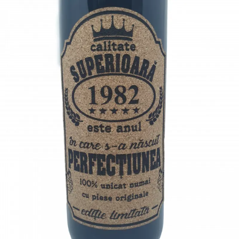 1982 este anul in care s-a nascut perfectiunea, eticheta pluta cu mesaj