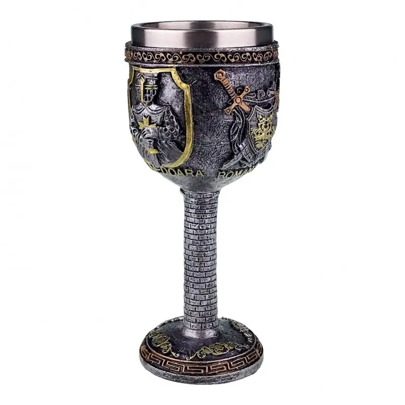 Castelul corvinilor, romania, pocal din metal si rasina