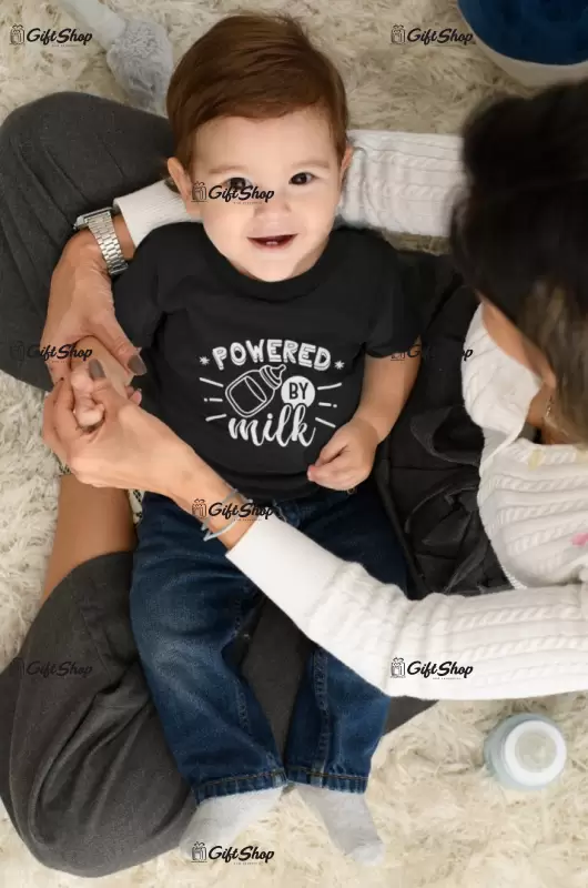 Powered by milk, tricou cu mesaj