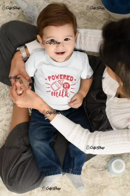 Powered by milk, tricou cu mesaj