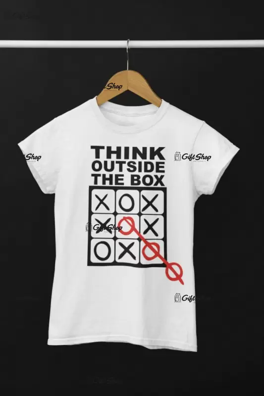 Think outside the box, tricou cu mesaj