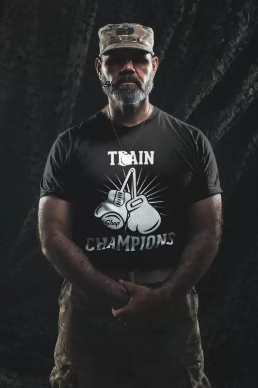 Train champions, tricou cu mesaj