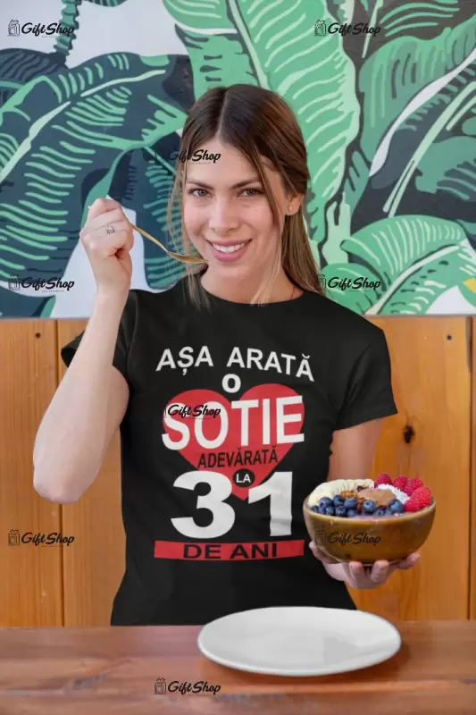 Asa arata o sotie adevarata la ( adauga anul pentru grafica) , tricou cu mesaj