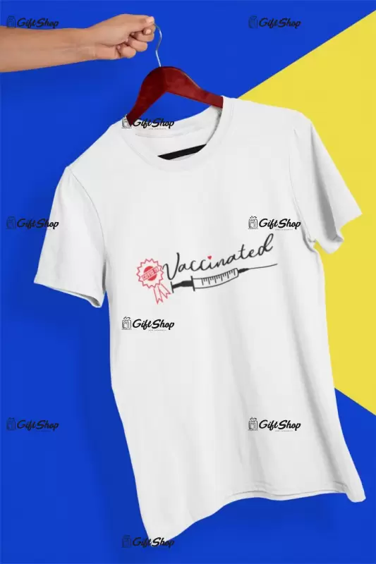 Vaccinated, tricou cu mesaj