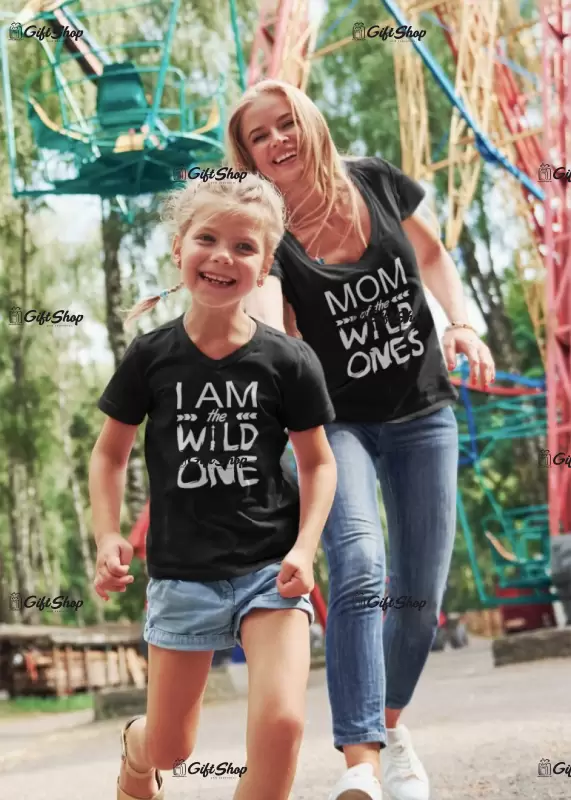 Wild mom and daughter, set 2 tricouri cu mesaje