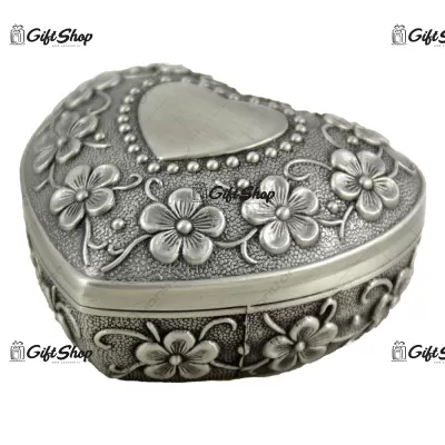 Cutie metalica pentru bijuterii in forma de inima – Design antic cu flori,