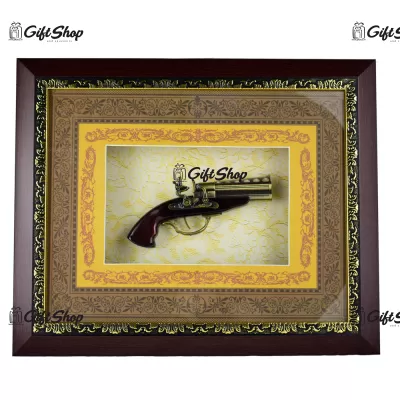 Tablou decorativ cu o arma realizata din lemn si metal – Design Vintage